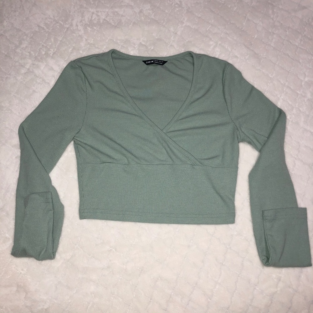 ❗️SOLD❗️Shein Long Sleeve Ribbed Crop Top